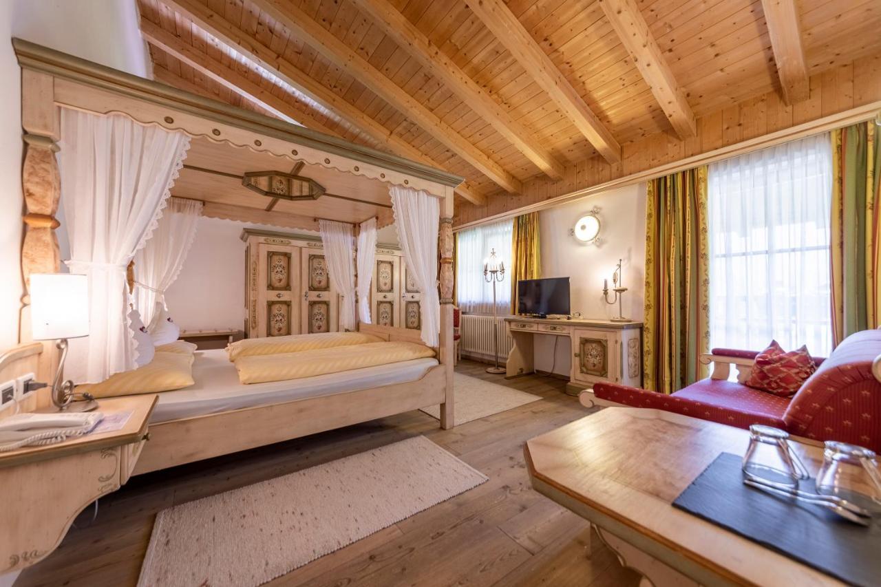 Hotel Dolomiti Ла Вилла Экстерьер фото