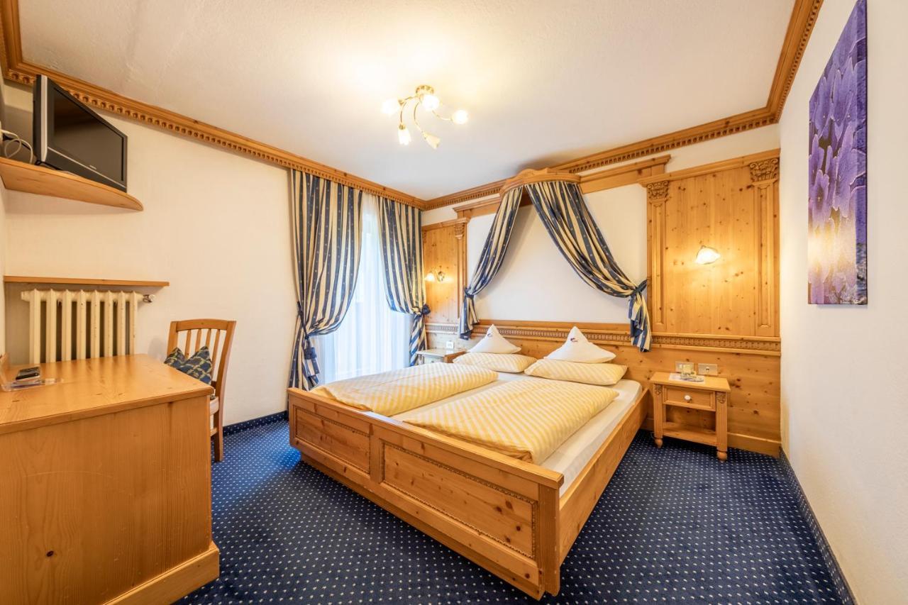 Hotel Dolomiti Ла Вилла Экстерьер фото