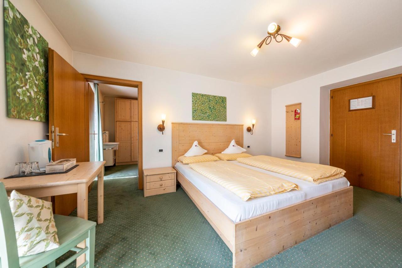 Hotel Dolomiti Ла Вилла Экстерьер фото
